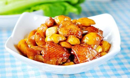 板栗的做法大全，秋天必备的一道板栗烧鸡家常做法图片