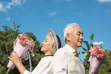 结婚30年是什么婚纪念日感言 父母结婚30年适合送什么礼物