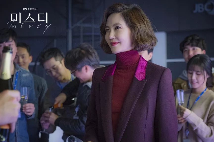 女人不狠地位不稳句子图片
