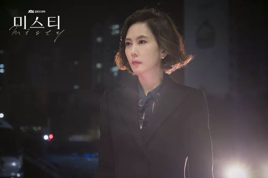 女人不狠地位不稳句子图片