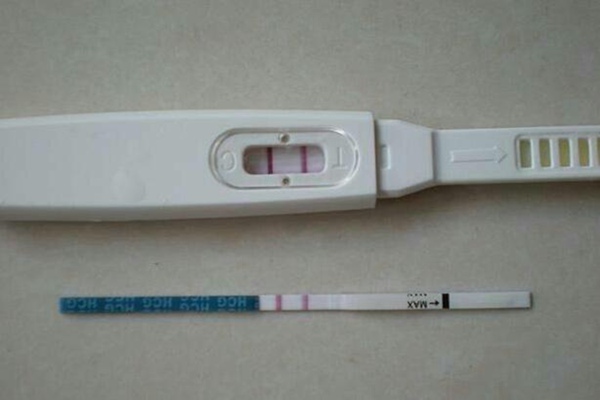 验孕棒怎么用一浅一深啥意思 验孕棒什么时候测最准图片