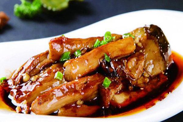 红烧茄子的家常做法 独家秘诀烧茄子不油还超好吃图片
