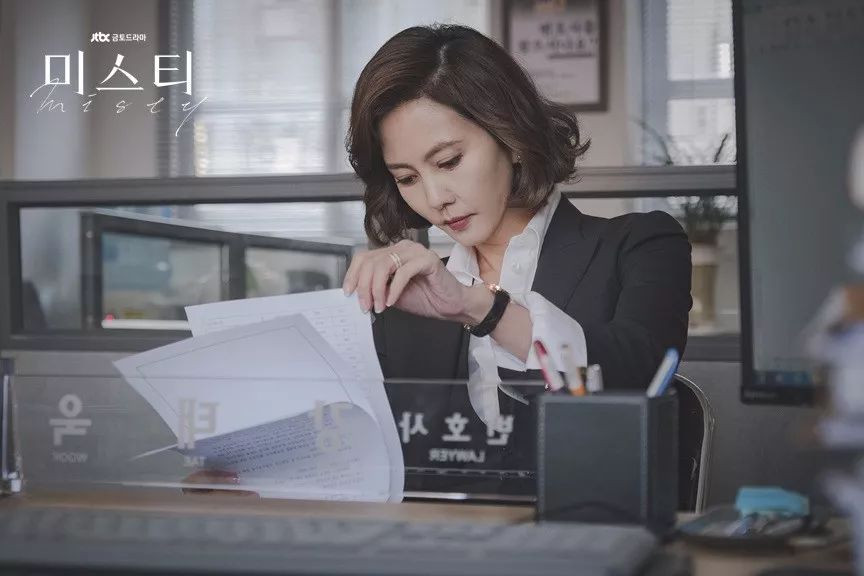 女人不狠地位不稳句子图片