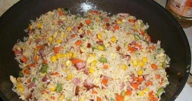 蛋炒饭怎么炒的一粒粒