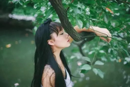 一个人心情郁闷的说说句子，越看越喜欢，总有一句适合你图片