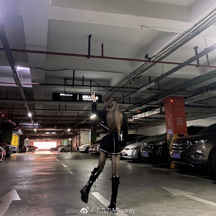 高级感小众ins壁纸 全屏壁纸超好看女图片