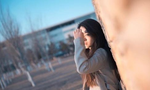 思念一个人的心情短语 对你的想念泛滥成瘾图片