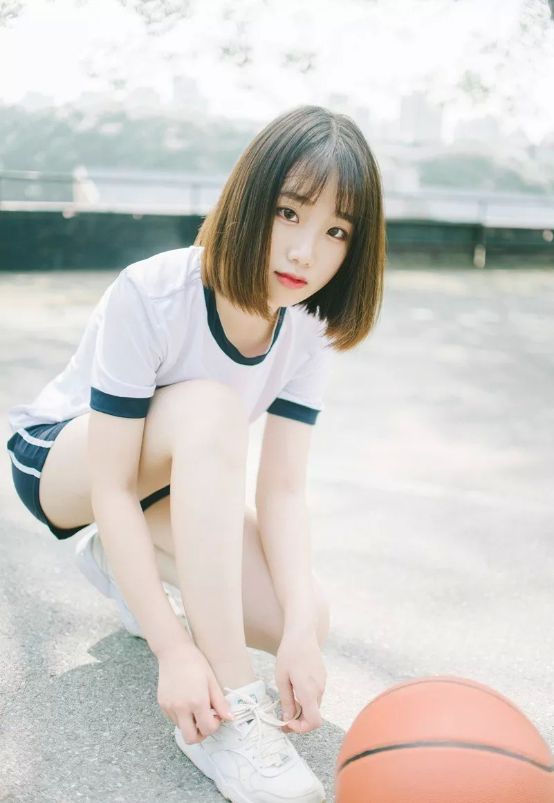 发朋友圈回忆过去的句 回忆少女时代唯美句子图片