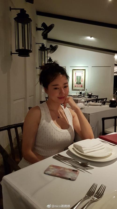 刘静尧和蒋聘婷是一个人吗 蒋聘婷36E魔鬼身材真实照片图片