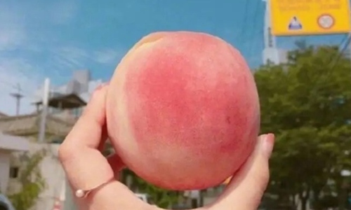 经典有气质内涵的句子 不是谁辜负了誓言，而是被时间扯淡了思念图片