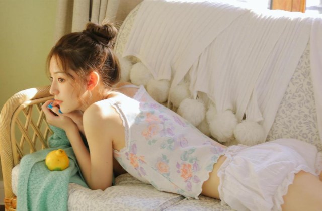 向日葵心语图片唯美 生活不是用来幻想和回忆，生活是用来思考和追求！生活如茶不仅要懂得如何泡制，更要懂得如何品尝！