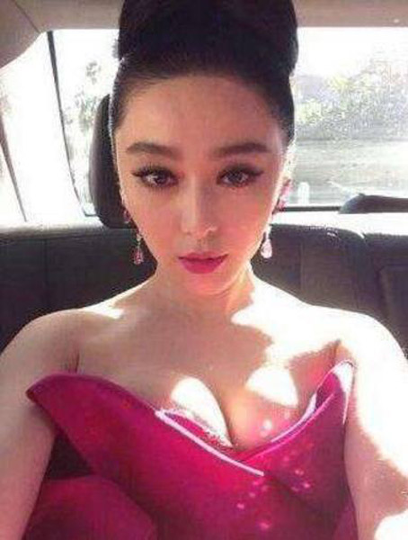 爆乳版武则天范冰冰露胸豪乳大尺度剧照  范冰冰的胸部有多大图片