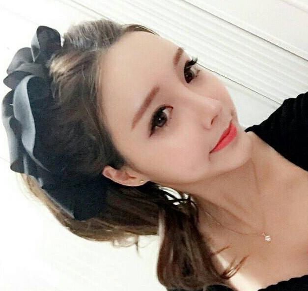赞美女人有气质的句子 彬彬有礼图片