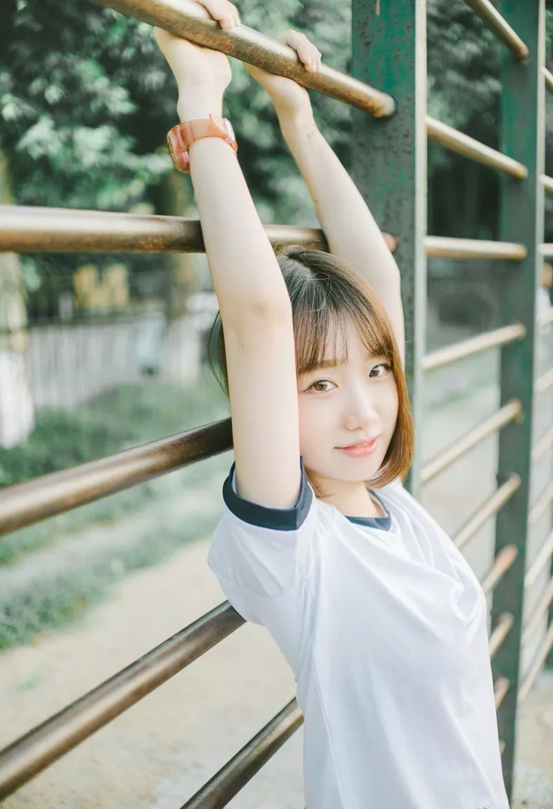 发朋友圈回忆过去的句 回忆少女时代唯美句子图片