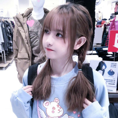 一组16岁同一个女生照片 同一个人（精选18张）图片