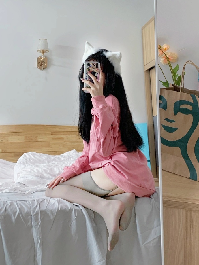 抖音最火锁屏壁纸女孩图片