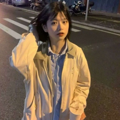 可爱真实女生的生活照片  微信实拍十几岁学生头像图片