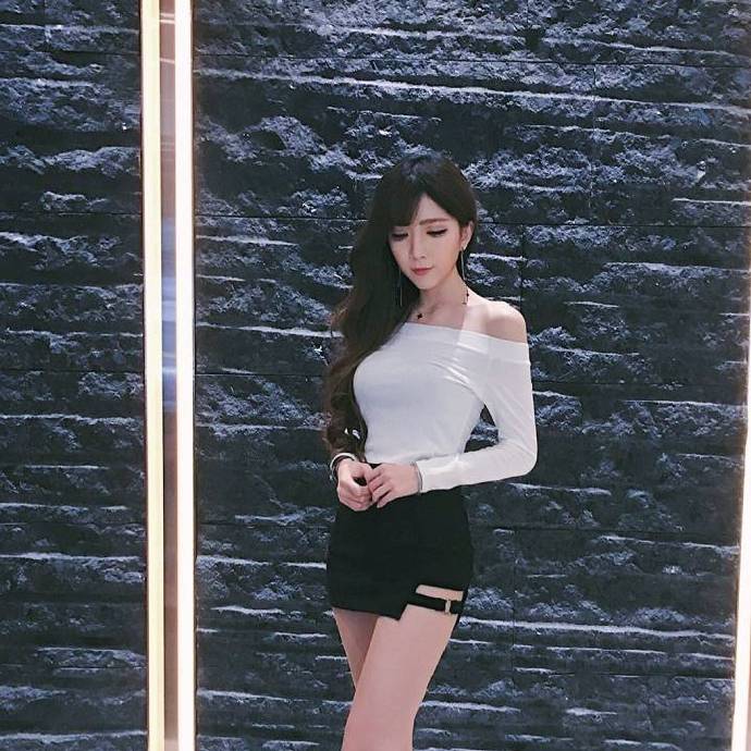 这街拍美女身材，是真心好！​​​​​图片