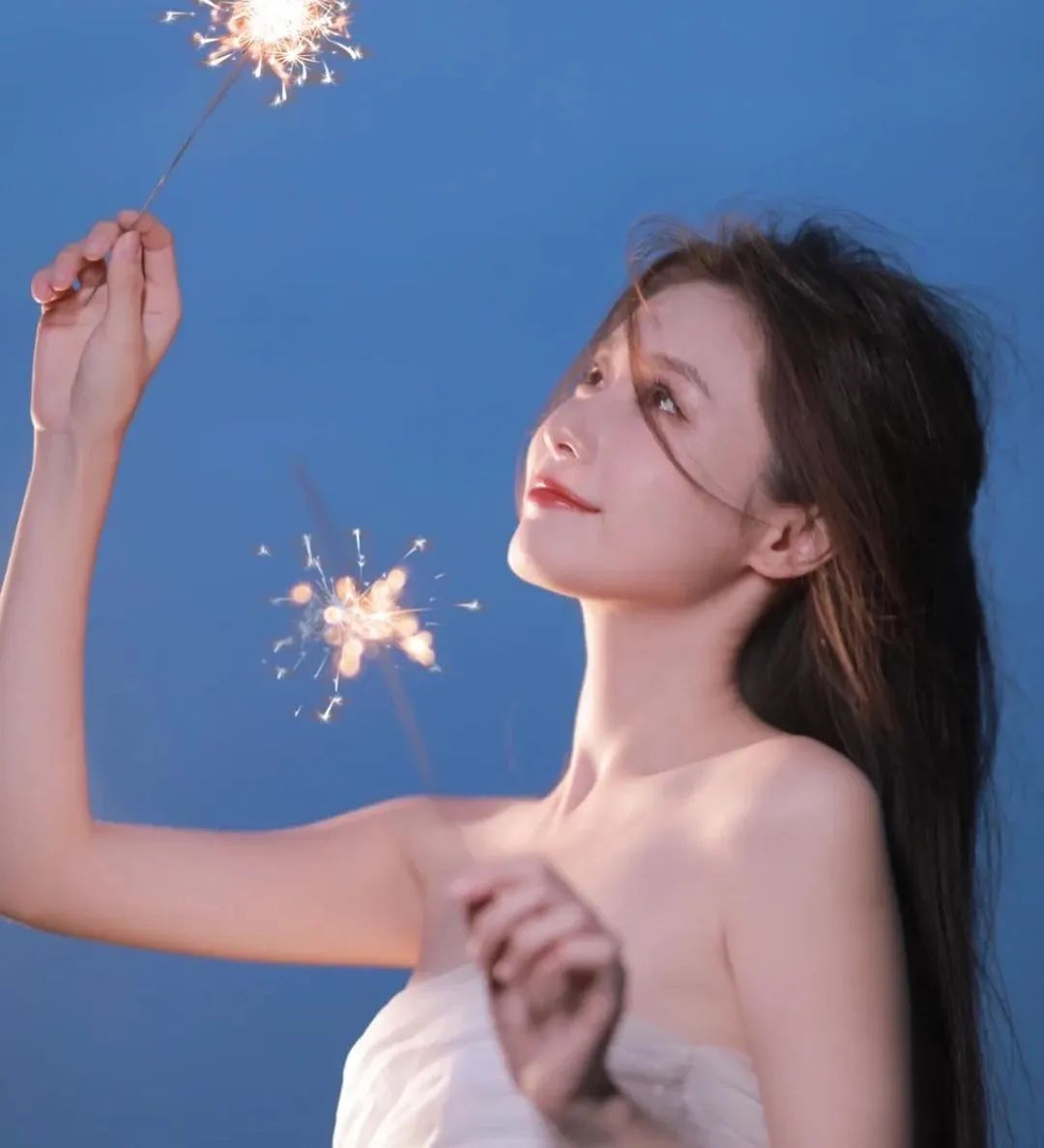 国产少女一瓶紫薯牛奶窈窕身姿宝藏穿搭图片