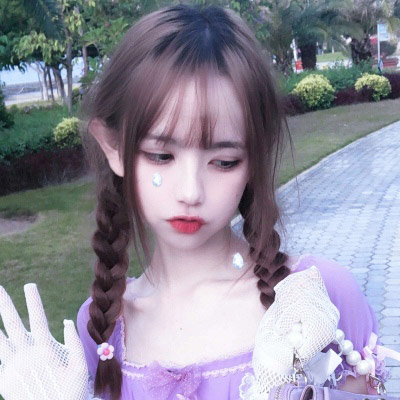 一组16岁同一个女生照片 同一个人（精选18张）图片