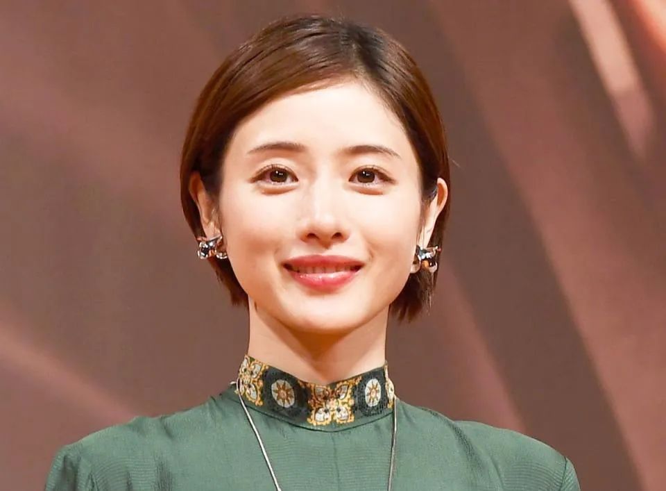 石原里美怀孕！宝宝将在春天出生图片