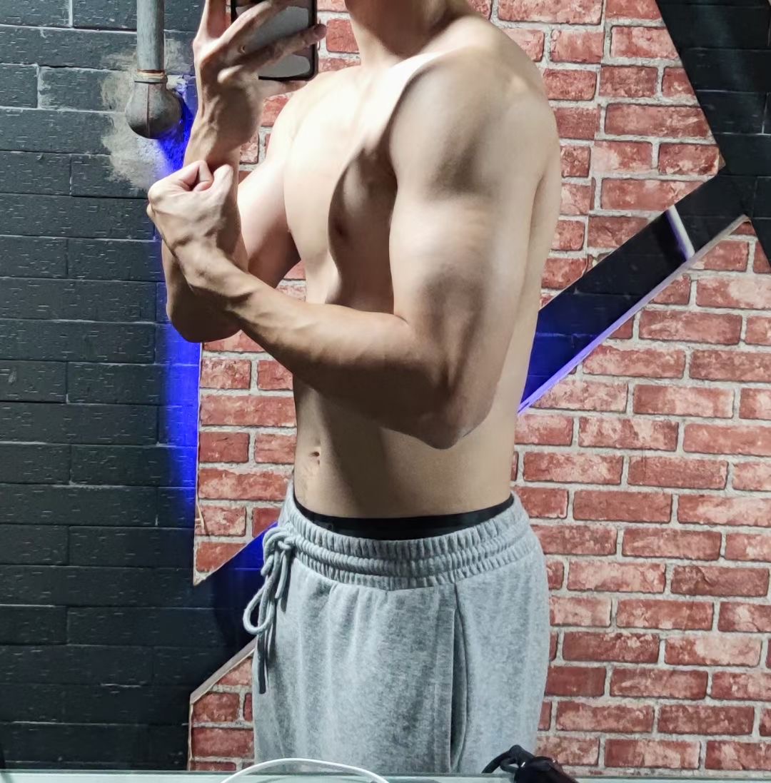 腹肌照片男生帅气不露脸（精选25张）