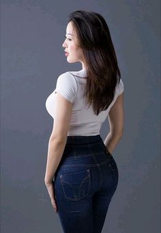 刘静尧和蒋聘婷是一个人吗 蒋聘婷36E魔鬼身材真实照片图片