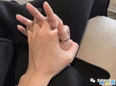 用一句话宣布恋爱 抖音最火的恋爱短句有趣图片