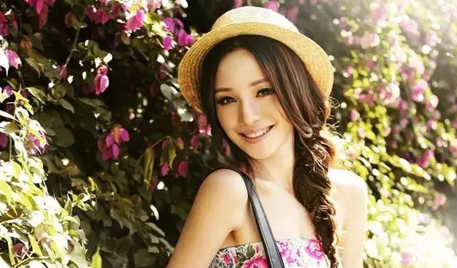 女人独立霸气的句子 正能量美丽的短句图片