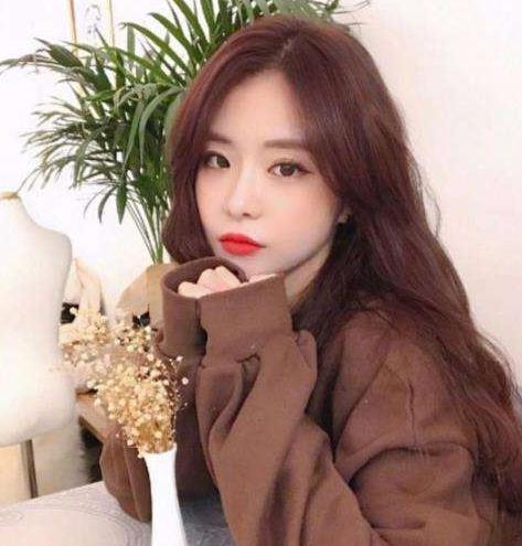 赞美女人有气质的句子 彬彬有礼图片