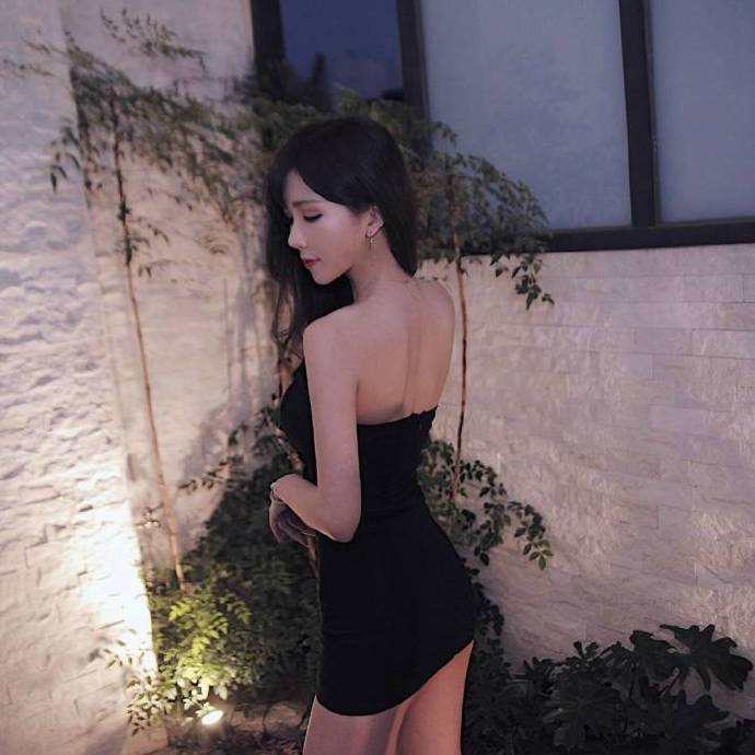 这街拍美女身材，是真心好！​​​​​图片