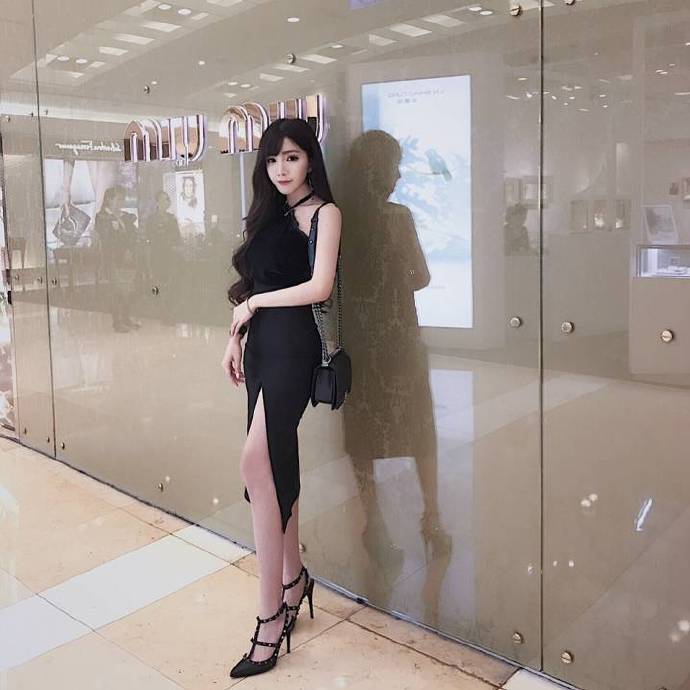 这街拍美女身材，是真心好！​​​​​