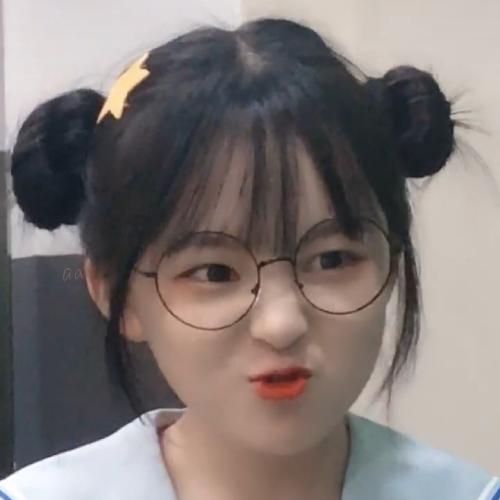 女生头像一组 同一个人的照片多张女生可爱图片