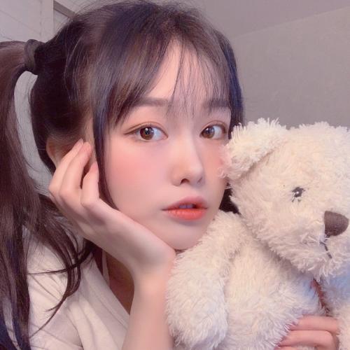 女生头像一组 同一个人的照片多张女生可爱图片