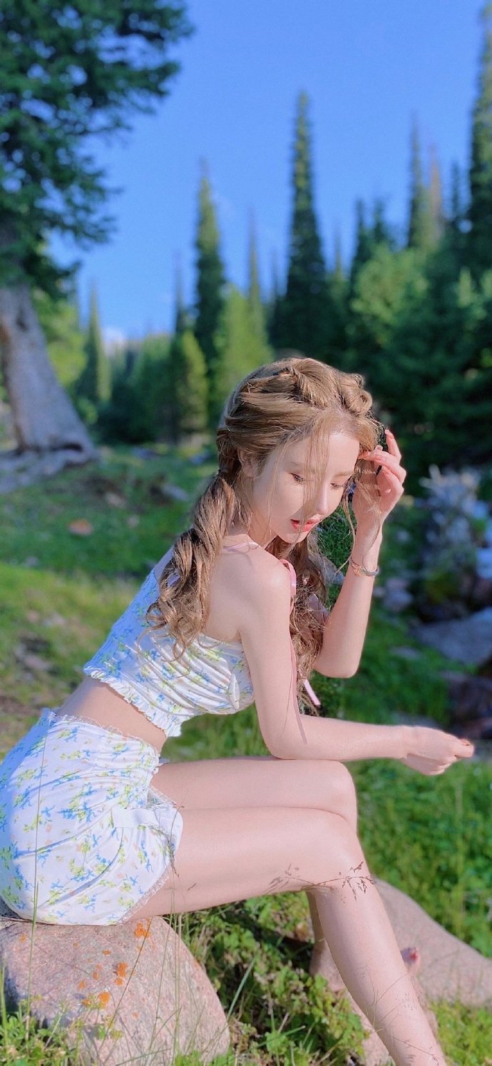 装装师哥颜值美女壁纸​​​​图片
