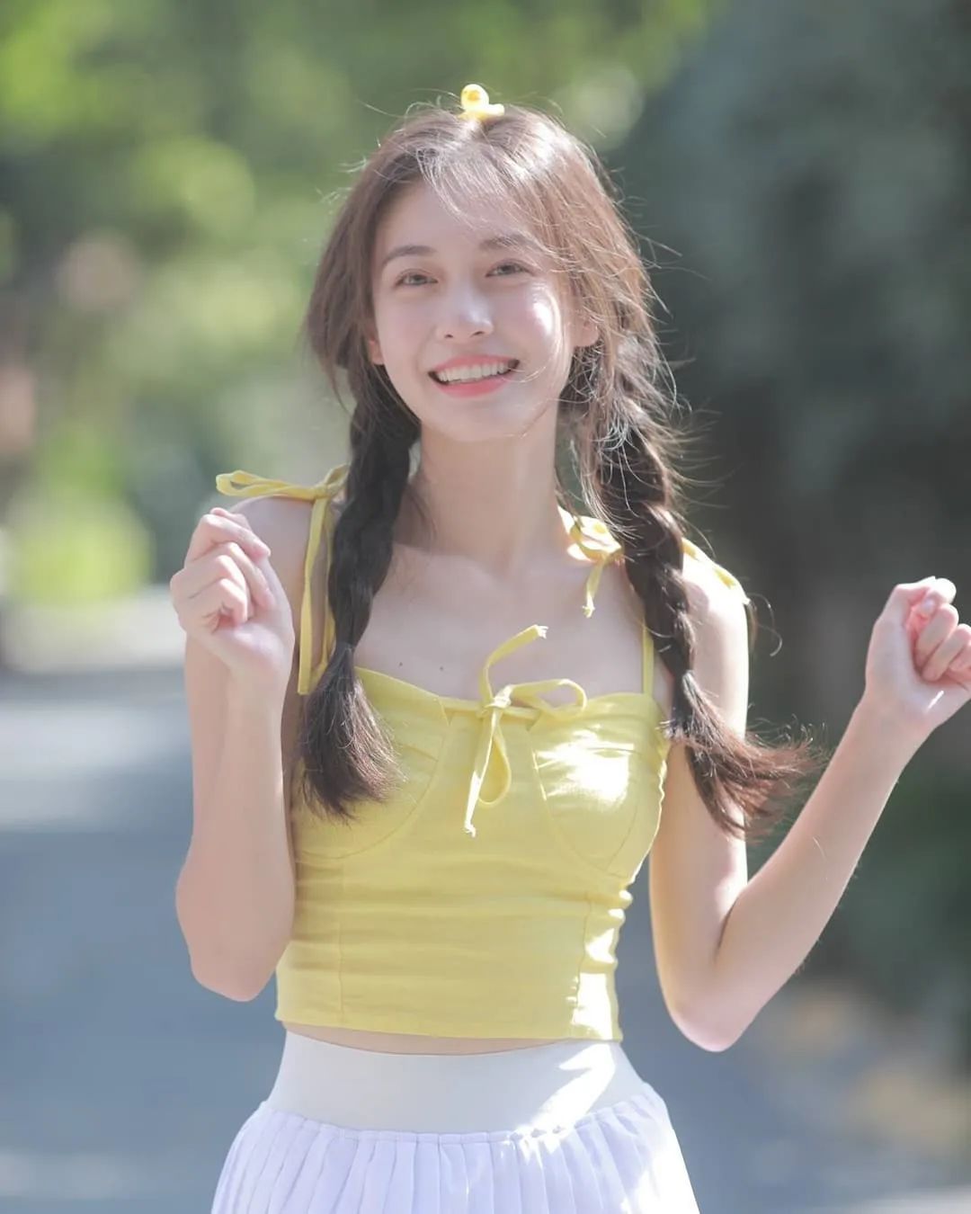 国产少女一瓶紫薯牛奶窈窕身姿宝藏穿搭图片
