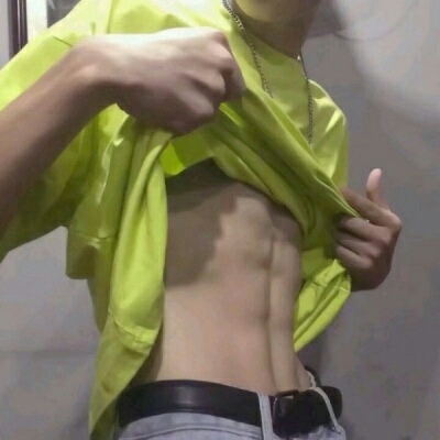 腹肌照片无脸  不露脸晒肌肉的男生头像图片