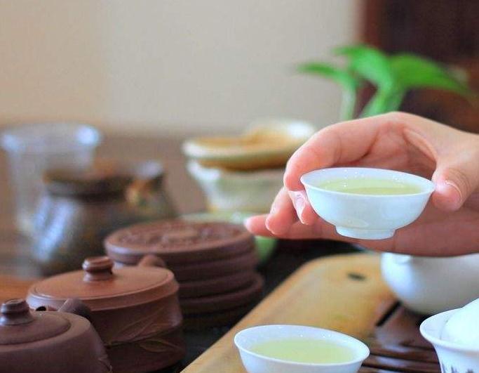 最近微信很火的心情句子，一杯茶，一首歌，岁月静好图片