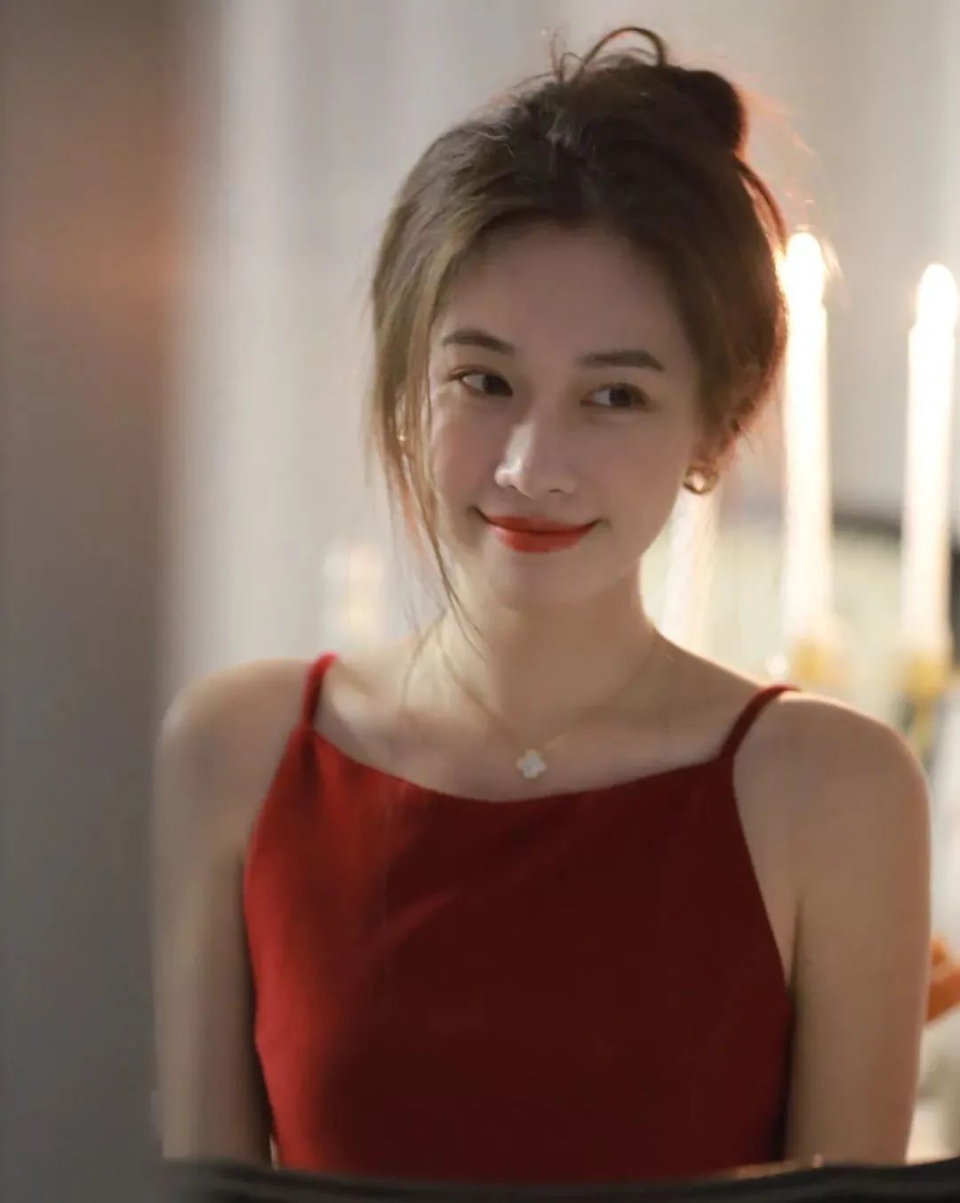 国产少女一瓶紫薯牛奶窈窕身姿宝藏穿搭图片