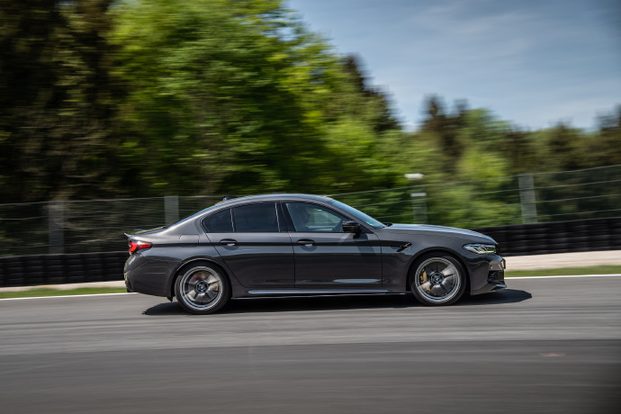 靓车壁纸 宝马 M5 Competition with M Performance Parts图片
