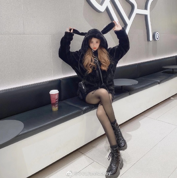 高级感小众ins壁纸 全屏壁纸超好看女图片