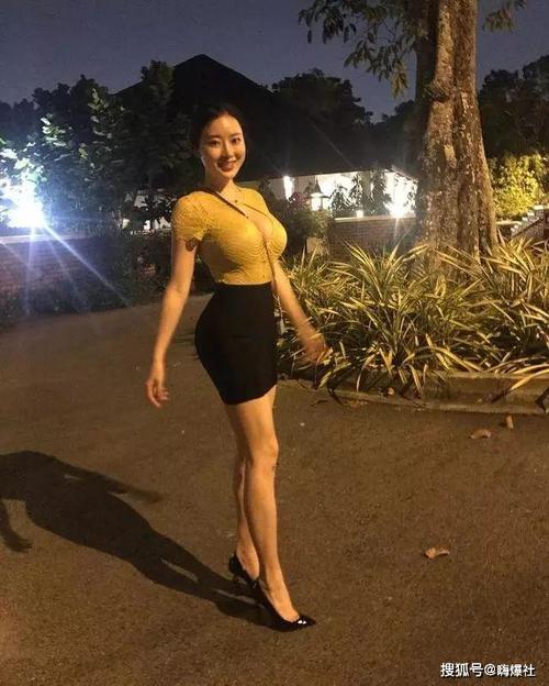 刘静尧和蒋聘婷是一个人吗 蒋聘婷36E魔鬼身材真实照片图片
