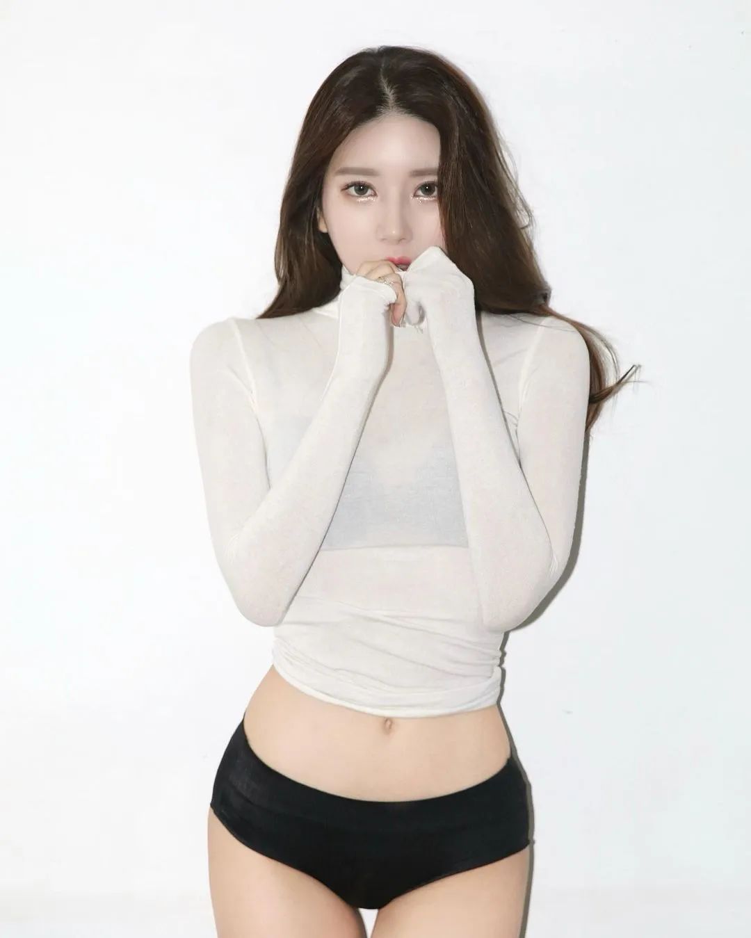 长腿女神​韩国网红jisoobae秀色可餐，身材曲线也极佳图片