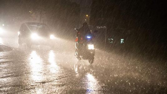 下雨时的心情说说 外面下着雨的心情说说