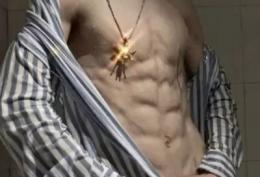 腹肌照片无脸  不露脸晒肌肉的男生头像