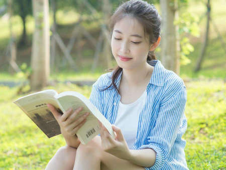 告诉自己忙起来，才没时间去想些乱七八糟的事情