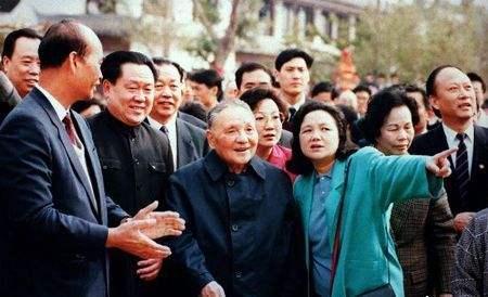邓小平生平简介