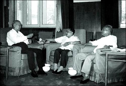 十个历史故事，回顾邓小平光辉一生