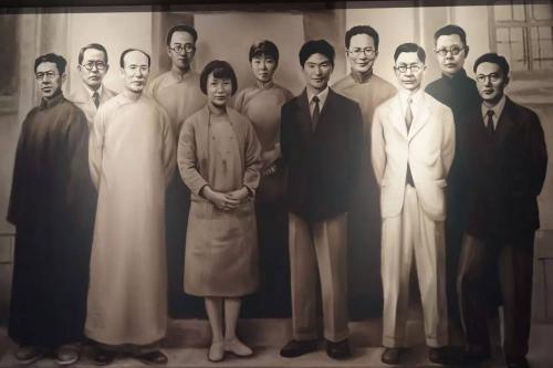闻一多家庭情况介绍，妻子高孝贞，长子闻立鹤，次子闻立雕