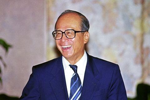 李嘉诚选择在市场最好的时候抛售国内的物业，是什么原因呢？